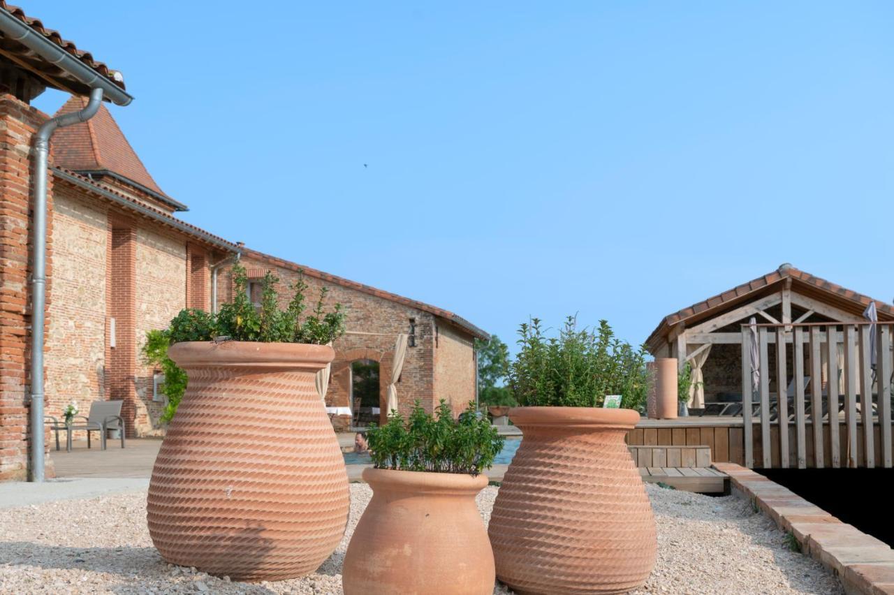 Escons Domaine De Charme Hotel Saint-Sulpice-sur-Leze Exterior photo